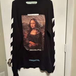 Men’s off white long sleeved shirt!